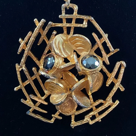 Brutalist Gold Tone Plated Abstract Modernist Necklace with Faceted Black Beads - Picture 3 of 12